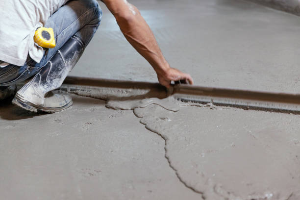 Best Commercial Concrete Contractor  in Highland, IL