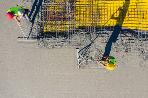 Best Concrete Flooring Contractor  in Highland, IL
