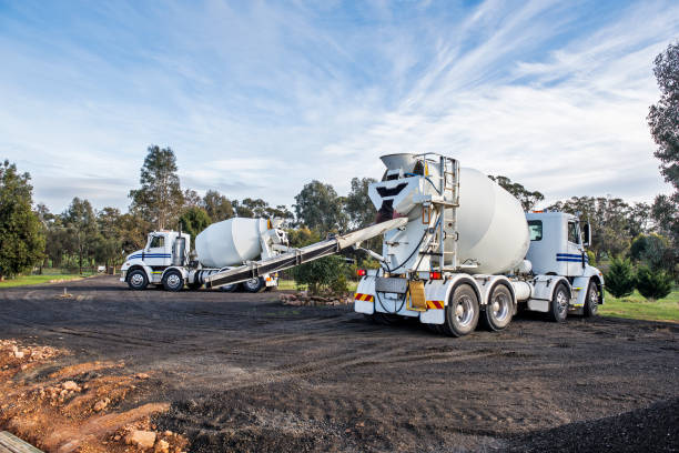 Best Concrete Sidewalk Installation  in Highland, IL